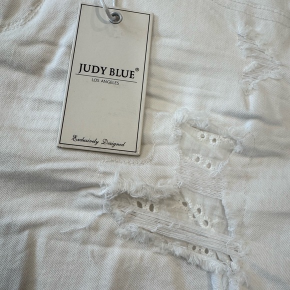 Judy Blue White Distressed Denim High Waisted Cutoff Shorts Women's M NEW NWT - Picture 3 of 7